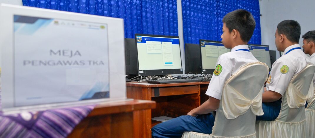 Mendikdasmen Tinjau Hari Pertama Pelaksanaan TKA SMP, Pastikan Berjalan Kredibel dan Lancar