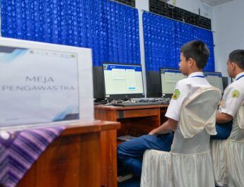 Mendikdasmen Tinjau Hari Pertama Pelaksanaan TKA SMP, Pastikan Berjalan Kredibel dan Lancar